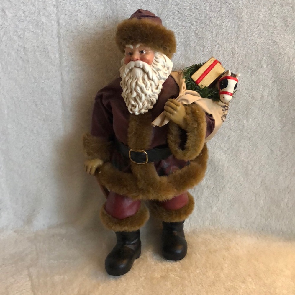 CLOTHTIQUES By Possible Dreams Santa Christmas